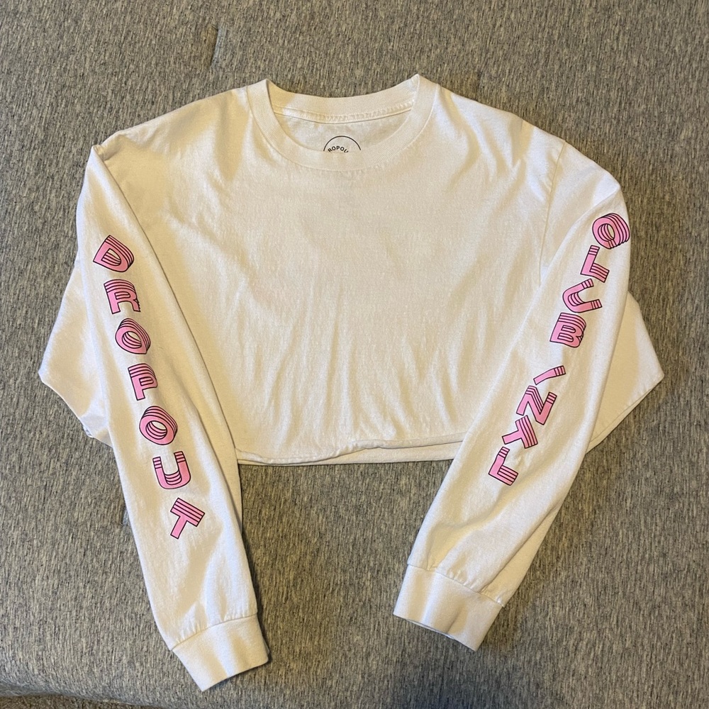 Dropout Club International Cropped Long Sleeve Tee